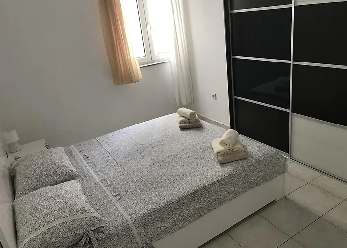 イヴァンチサ ティスノ