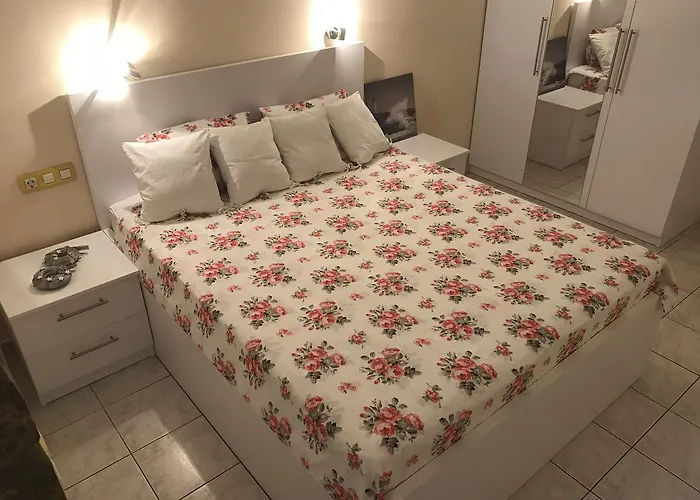 イヴァンチサ アパート *