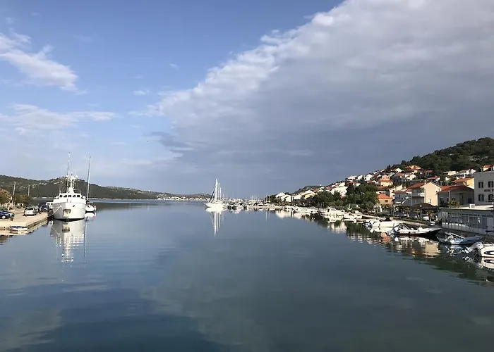 イヴァンチサ アパート *