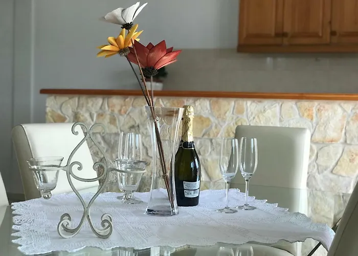 イヴァンチサ ティスノ